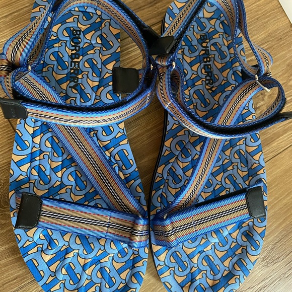 Burberry sandals, size US 13, in the color blue, in perfect condition - Picture 7 of 10